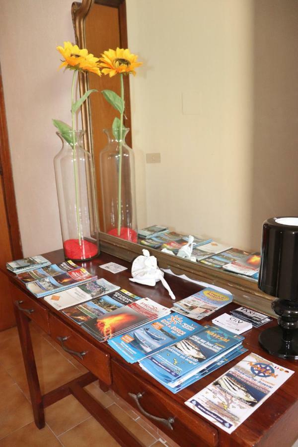 B&B Nettuno Beach Milazzo Buitenkant foto