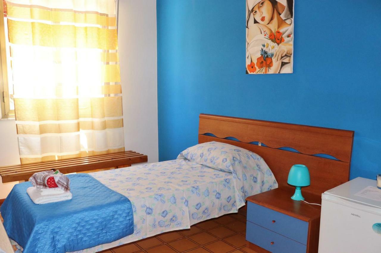 B&B Nettuno Beach Milazzo Buitenkant foto